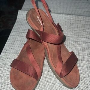 Merrell Memory Foam Strappy Comfy Sandal, J004378-District 3 Brick